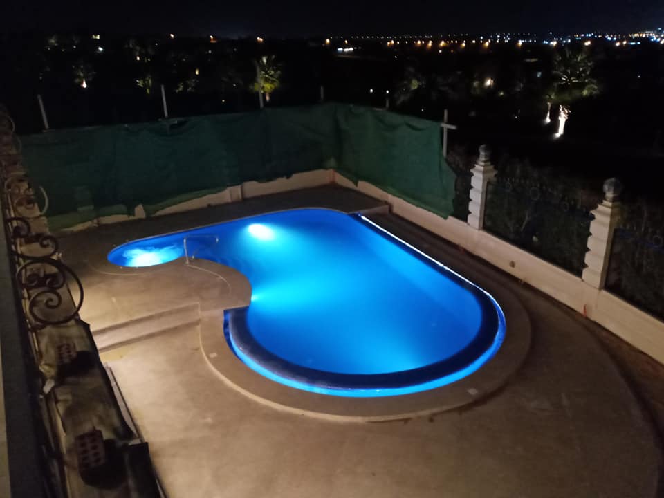 Swimming pool, Horizon system, private villa, Rabwah Village, Sheikh Zayed