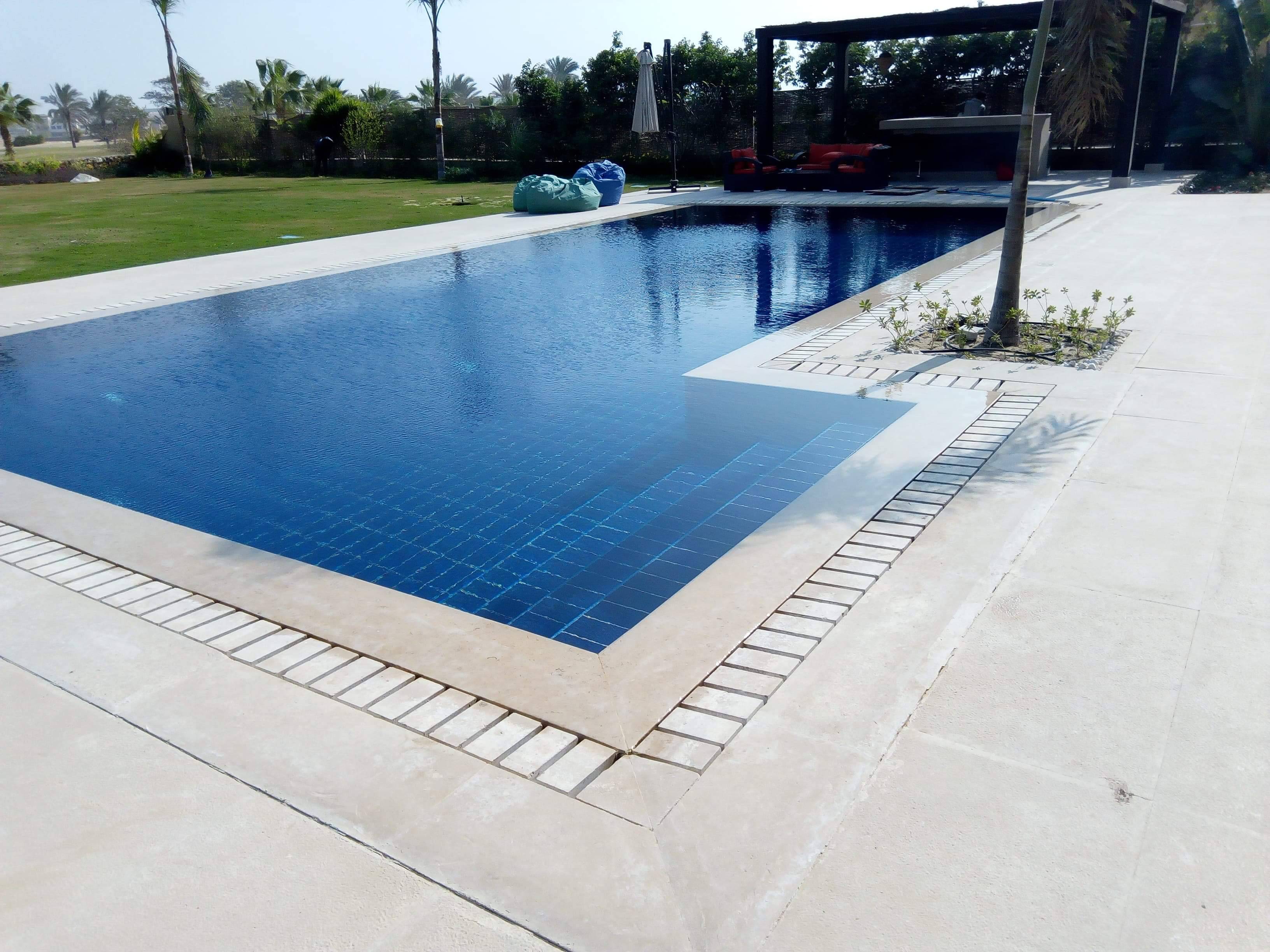Swimming Pool OVERFLOW Private Villa Palm Hills Village Sheikh Zayed